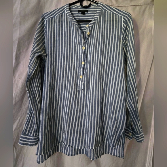 ◽️🟦◽️Women's J. Crew Striped Blouse; Size: 6◽️🟦◽️ - Picture 1 of 5